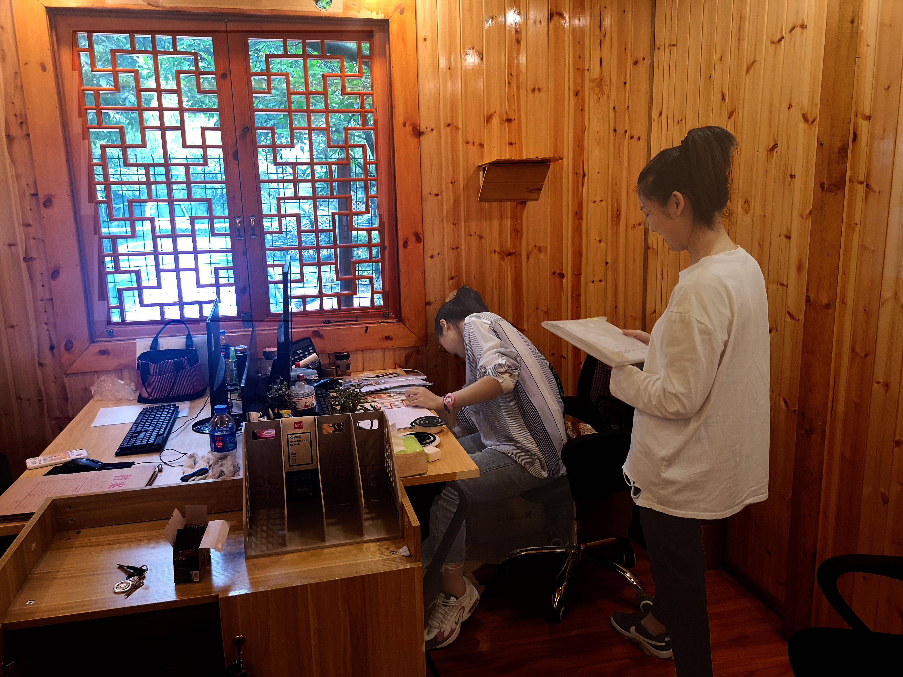 ‘KYKY开元’
一米智能带着零售机械人（易小柜）来与大熊猫做邻人啦(图4)